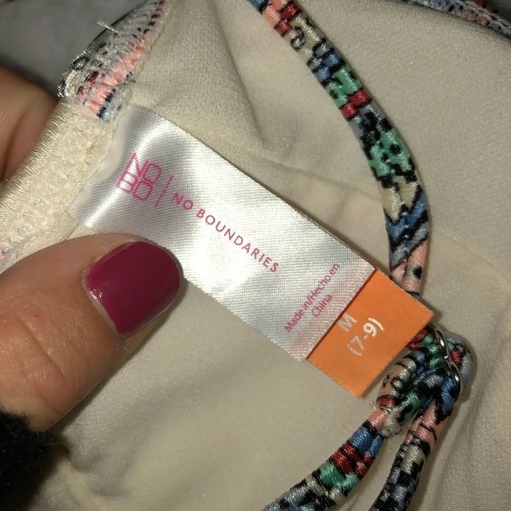 No Boundaries feather and aztec print NWT size medium​ Aztec colorful bikini​​ - Picture 6 of 8